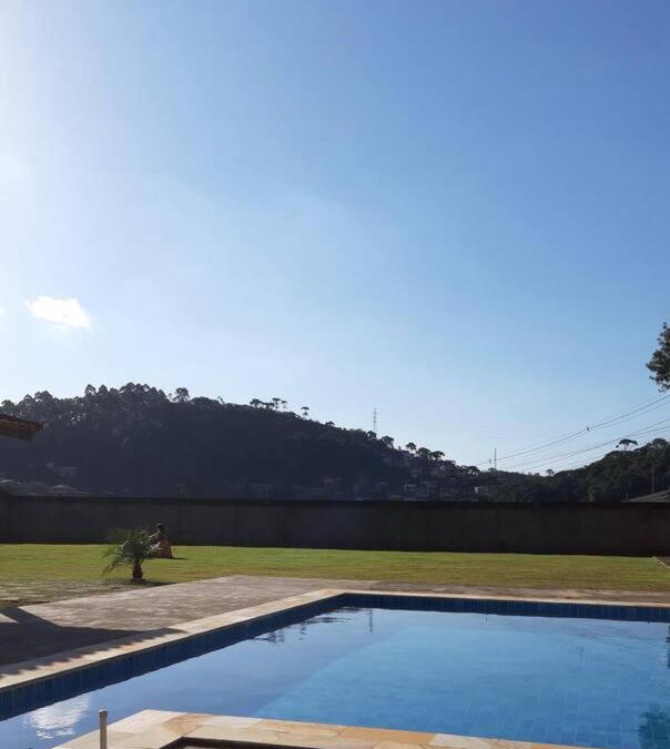 Nova Friburgo House | Casa ampla com 5 suítes, piscina e churrasqueira.