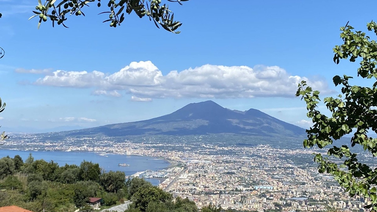 Piazza-Tralia-Pendolo Apartment | Casa Antonia-in a strategic area to visit the main attractions of Naples