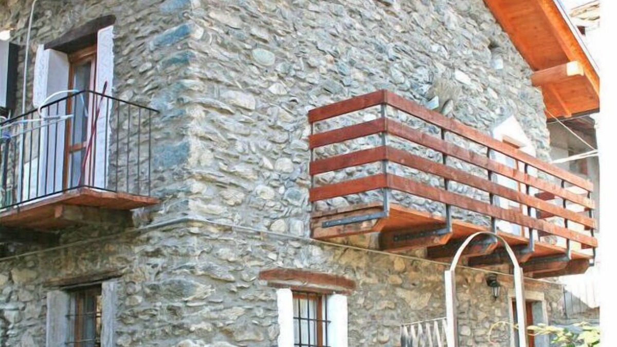 Stazzona House | Casa Antica1801 Comfortable holiday residence