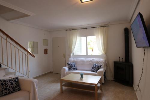 Los Geraeos House | Casa Azul