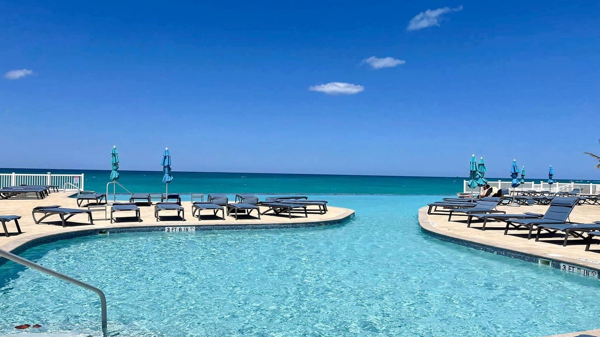 Alice Town Condo | Casa Azul welcomes you to a stunning ocean view condo steps away from the beach