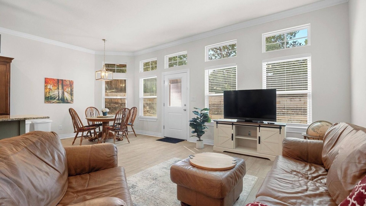 Highland Lake Estates Condo | Casa Bella "A"- LOVELY, New Duplex - North Shore Lake Travis