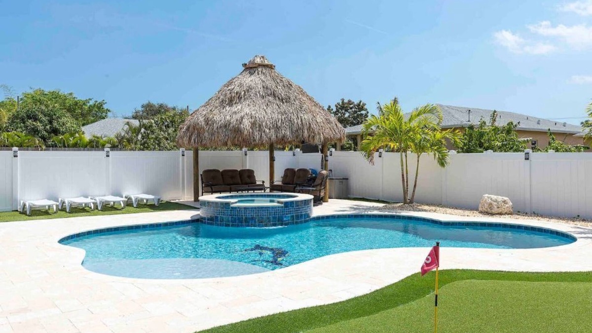 Boynton Beach House | Casa Bella - Paradise 5 bedrooms, pool, hot tub, putting green