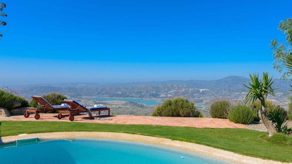 Alcaucin Villa | Casa Belmonte Alcaucín by Ruralidays