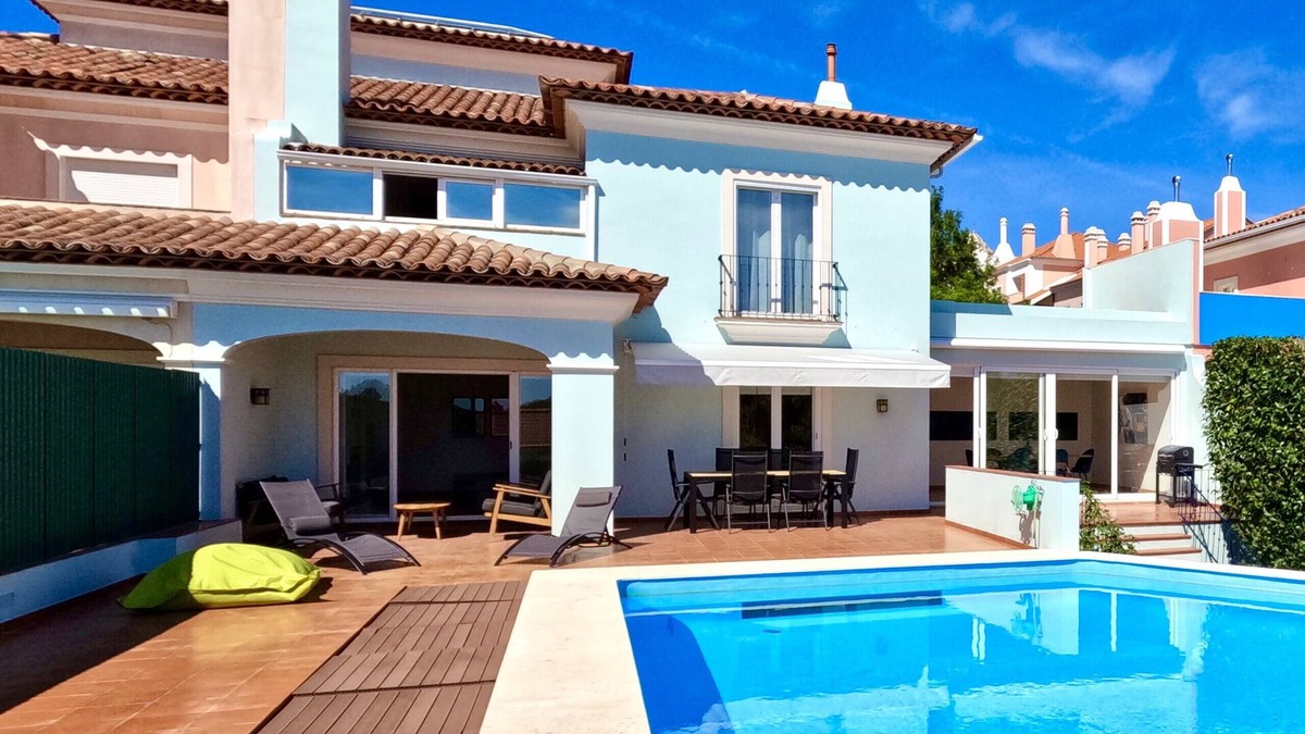 Linho House | Casa Beloura - Between the sea and the mountains