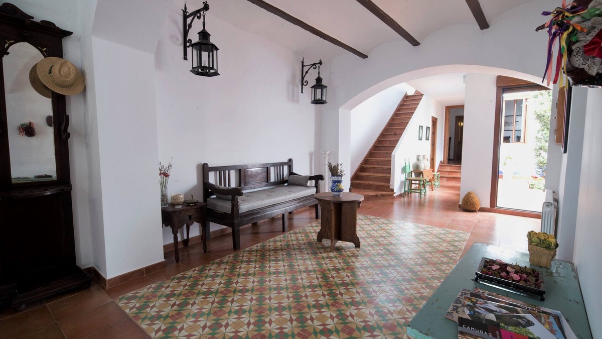 Camunas House | Casa Besana is an old farmhouse renovated in La Mancha toledana.