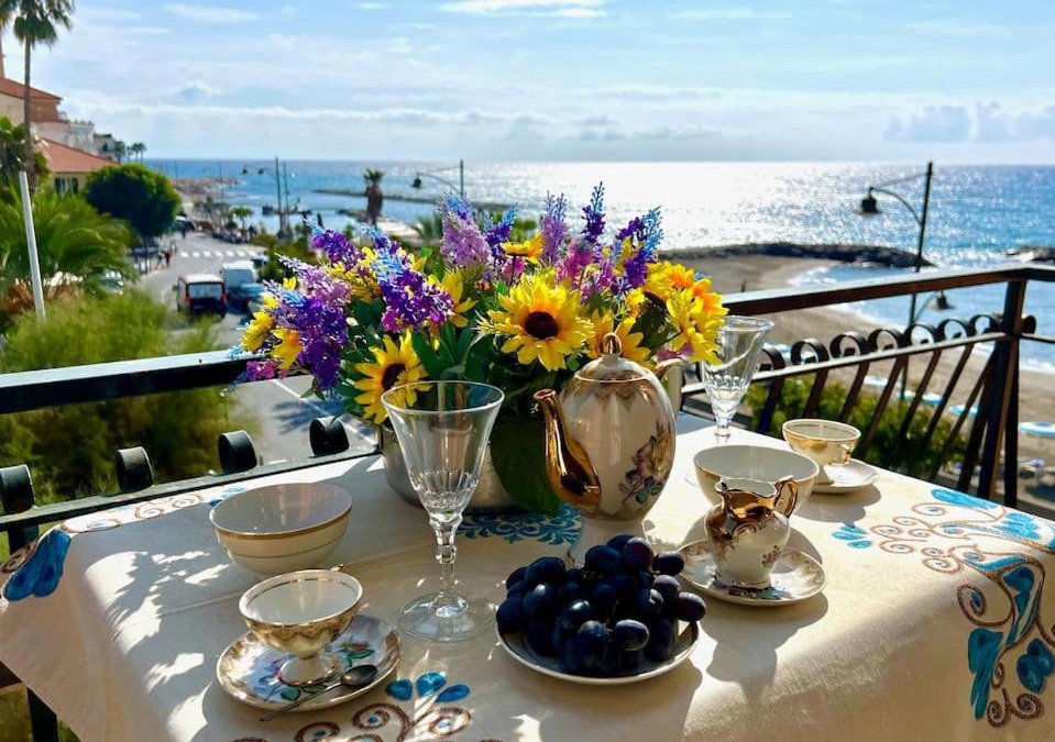 Santo Stefano al Mare Apartment | Casa Biondina