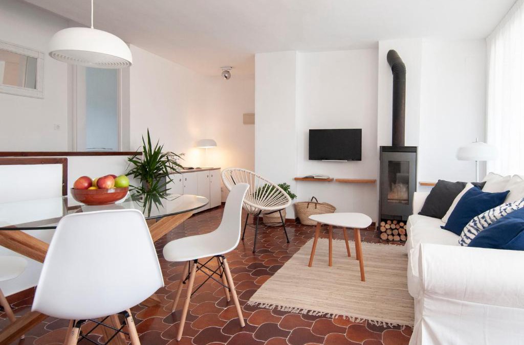 Torredembarra Apartment | Casa Blanca Beach Apartment