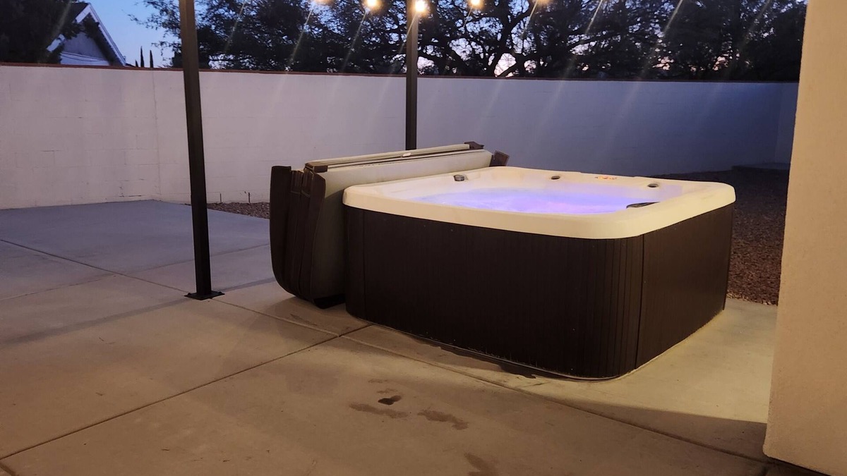 Rio Rico House | Casa Blanca, Newer 3-bedroom house in amazing Rio Rico with WiFi, AC, spa, patio