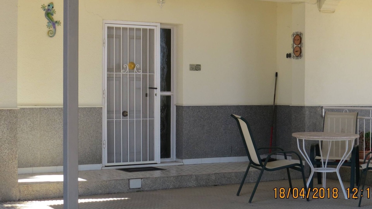 Lorca House | Casa BougainvilleanRelax by the pool, it is yours for the length of your stay