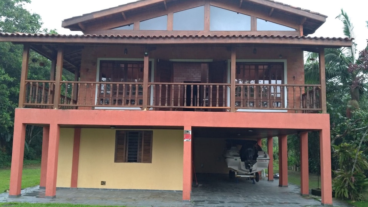 Ubatumirim House | Casa Capri Ubatuba on the sand with Wi-Fi. Estaleiro Beach - Ubatumirim