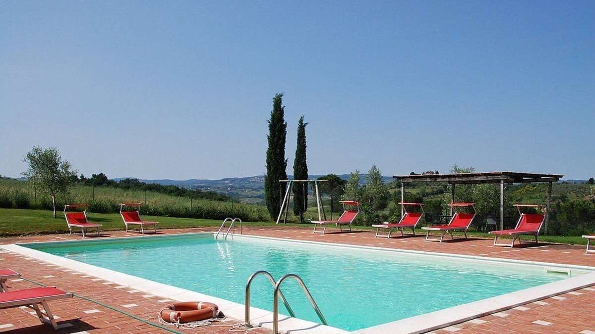 Castelfiorentino House | Casa Cassiodoro A: A characteristic age-old farm house surrounded by vineyards and olive groves, with Free WI-FI.
