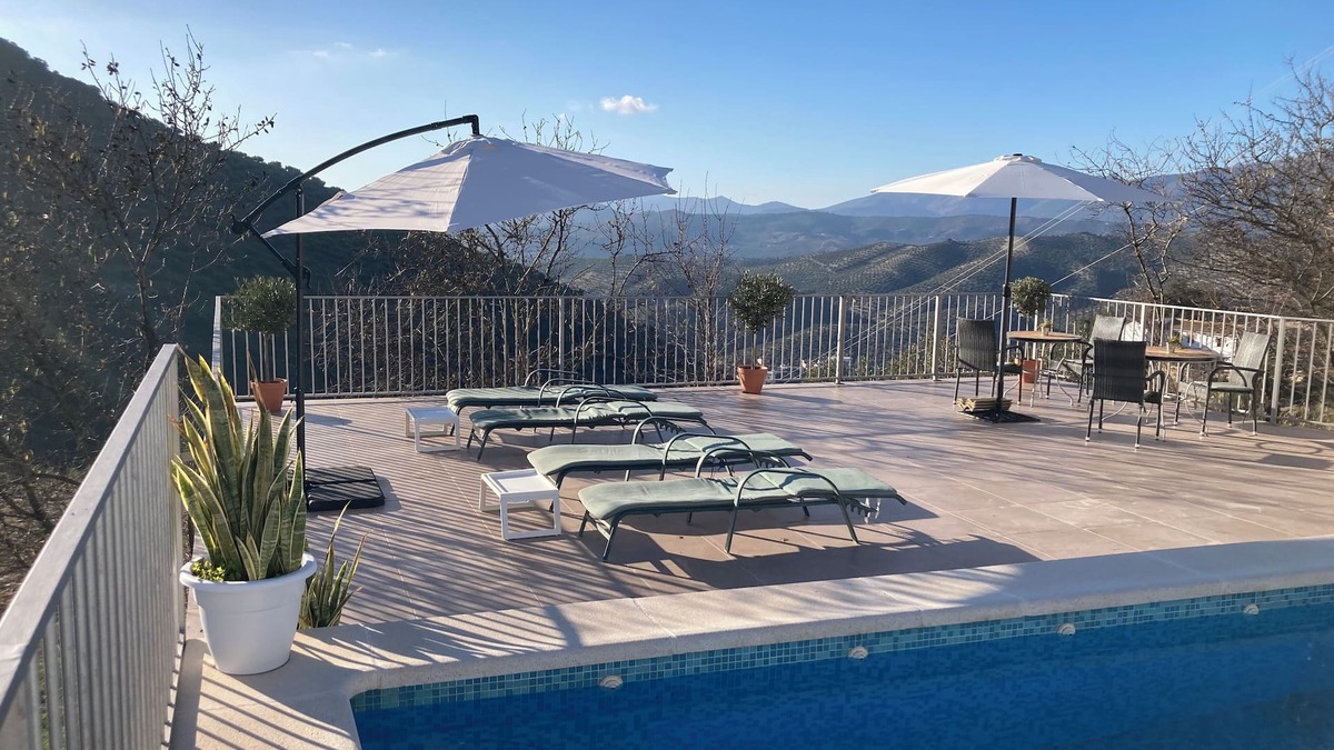 Algarinejo House | Casa Cerretillo, "A slice of paradise" Rural White House with Modern Luxuries