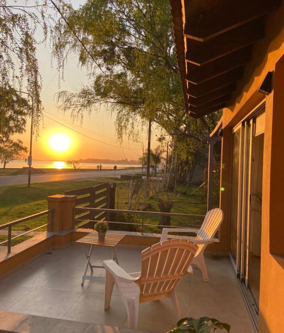 Chascomus House | Casa Chalet "La Roja" -vista a la laguna!-