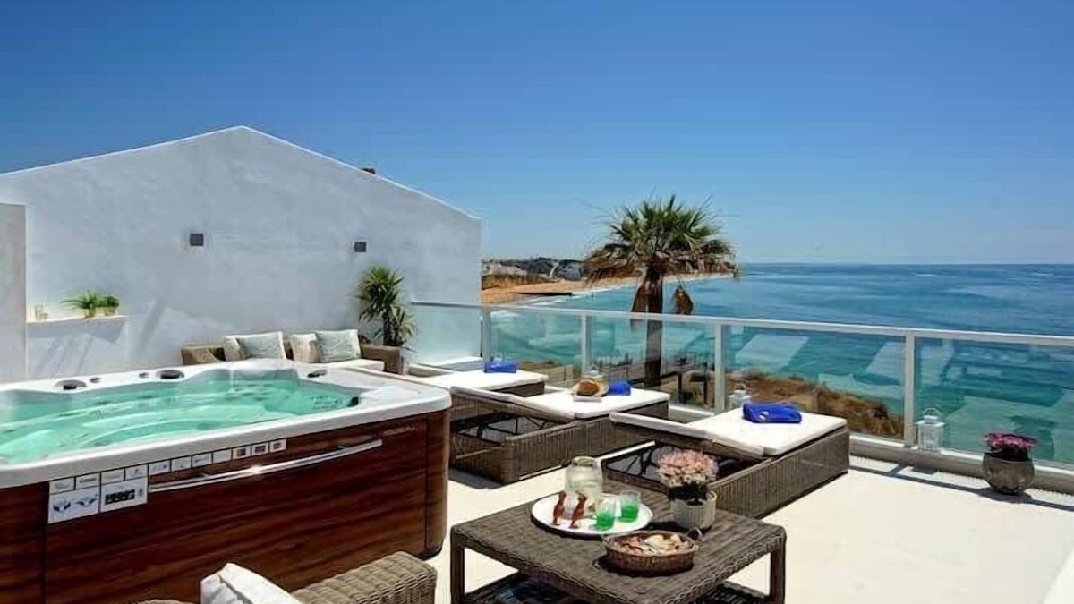 Peneco Beach Villa | Casa Chanel - Ocean front with rooftop SPA Jacuzzi