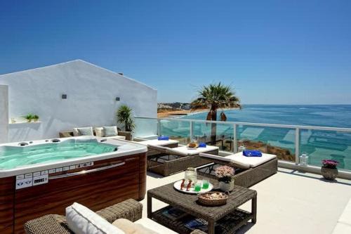 Peneco Beach House | Casa Chanel - Ocean front with rooftop SPA Jacuzzi