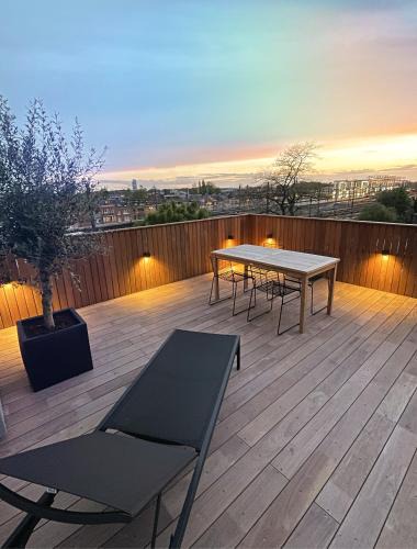 Stationsbuurt Noord Apartment | Casa Clementina - Luxury Penthouse with Airconditioning and Private Terrace