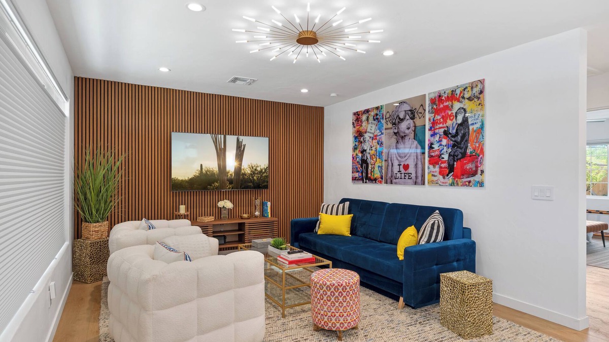 Jefferson Park House | Casa Colibri- Hot Tub, Remodeled, 2 Br/2 Bath near UofA and Banner Medical.