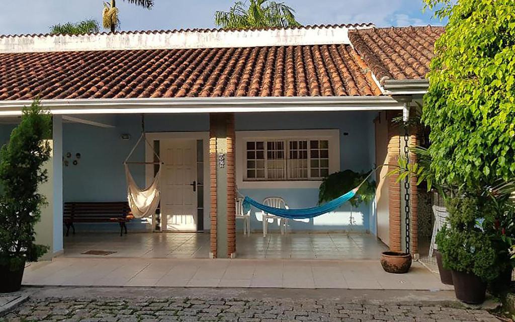 Centro House | Casa com churrasqueira no Centro de Caraguatatuba