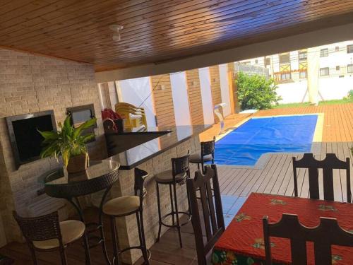 Neva Villa | Casa com Piscina em Região Nobre de Cascavel