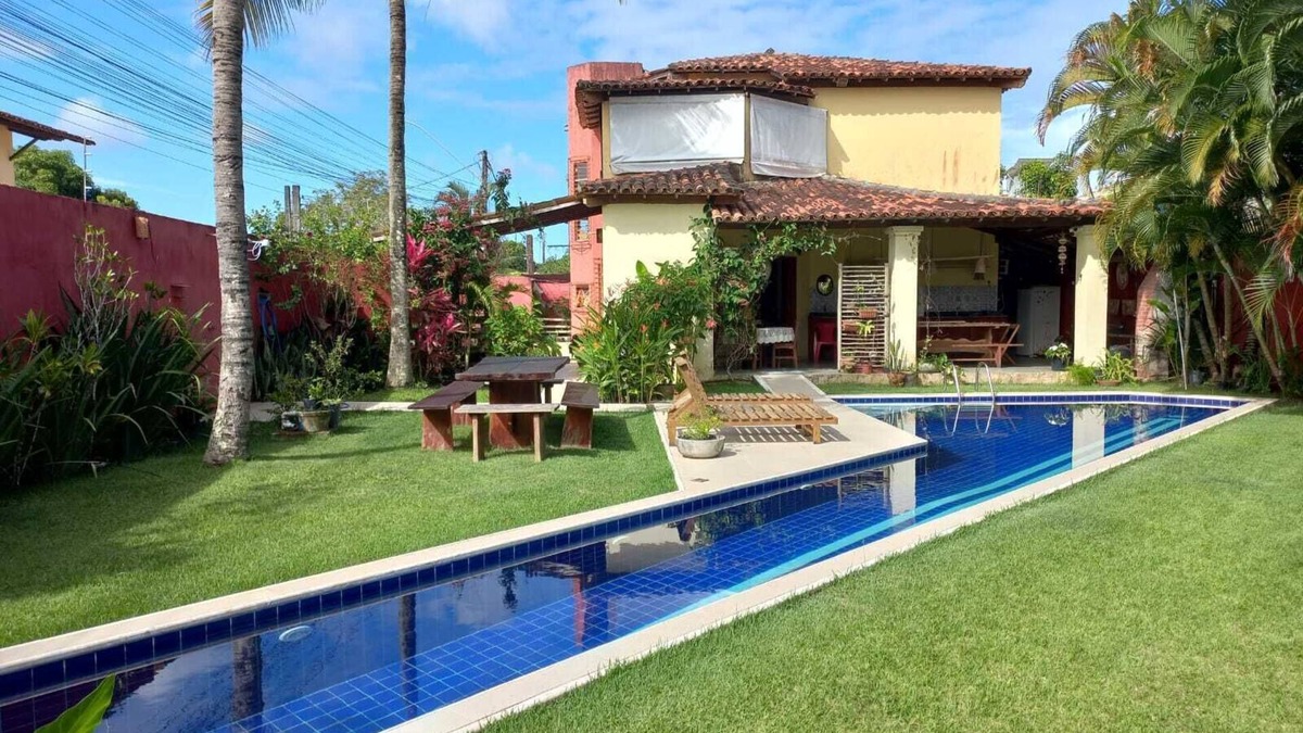 Porto Seguro House | Casa com quatro suítes, piscina e churrasqueira
