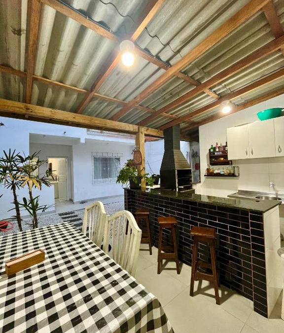 Santa Regina Apartment | Casa com salão de festas 7km da praia