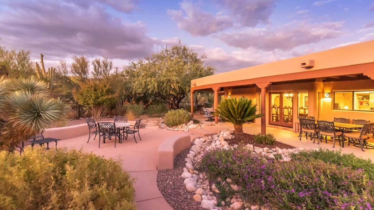Tanque Verde House | Casa Coralina - A hidden treasure in Tanque Verde Valley