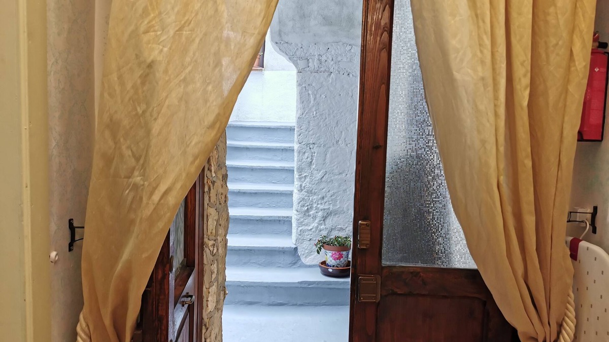 Caiazzo Apartment | Casa d'arte vintage L&B - 170 meters from Pepe in grani