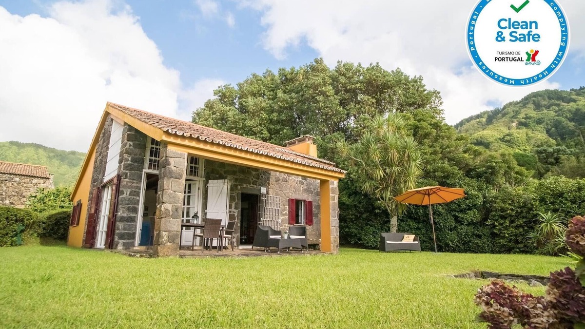 Ponta Delgada House | Casa da Lagoa by Green Vacations