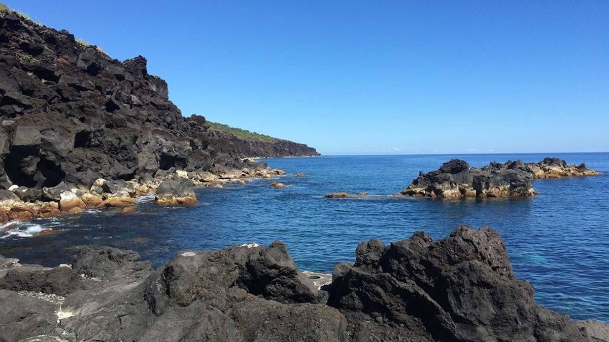 Terra do Pao Cottage | Casa da Rocha - Guest accommodation by the sea