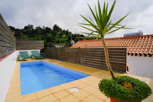 Marmelete House | Casa da Serra - Entire 3 Bedroom House with Pool and Fireplace