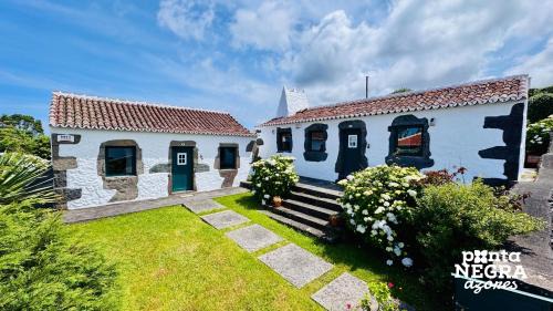 Angra do Heroismo House | Casa da Serreta by PontaNegraAzores