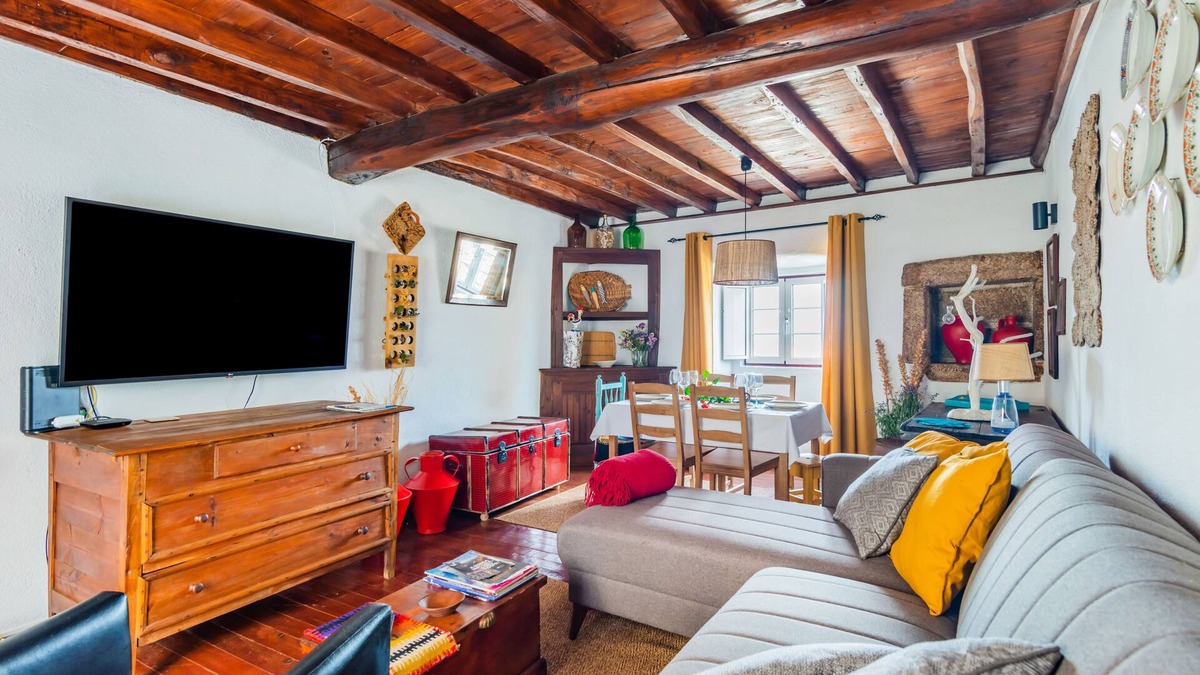 Monsanto Apartment | Casa das 10 Janelas @ Monsanto