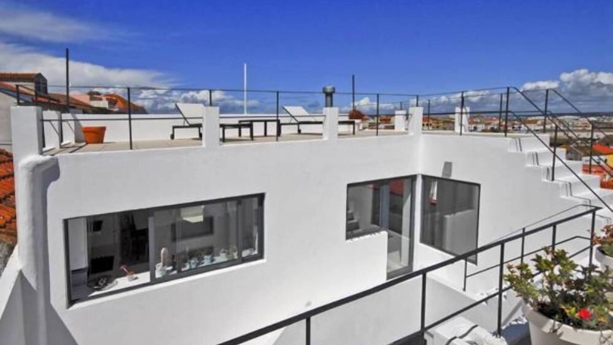 Peniche de Cima House | CASA das ESTRELAS -Near City Centre- Comfortable house- Sea view -Free parking.