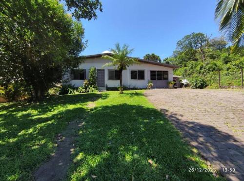 Encantado House | Casa de campo, Piscina e Cristo