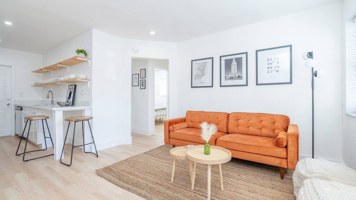 Southwest Coconut Grove House | Casa de Coco - 2 BDR/1BTH CLOSE TO BRICKELL, WYNWOOD, & SOUTH BEACH