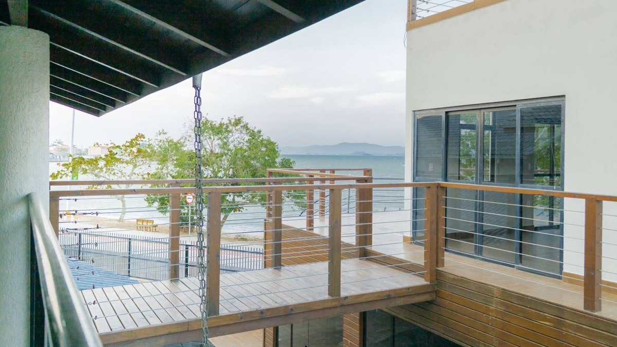 Palhoca House | Casa de Frente pro Mar com Piscina
