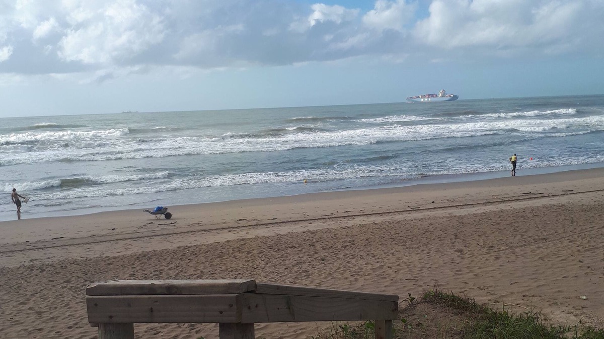 Meia Praia House | Casa de Família na Praia