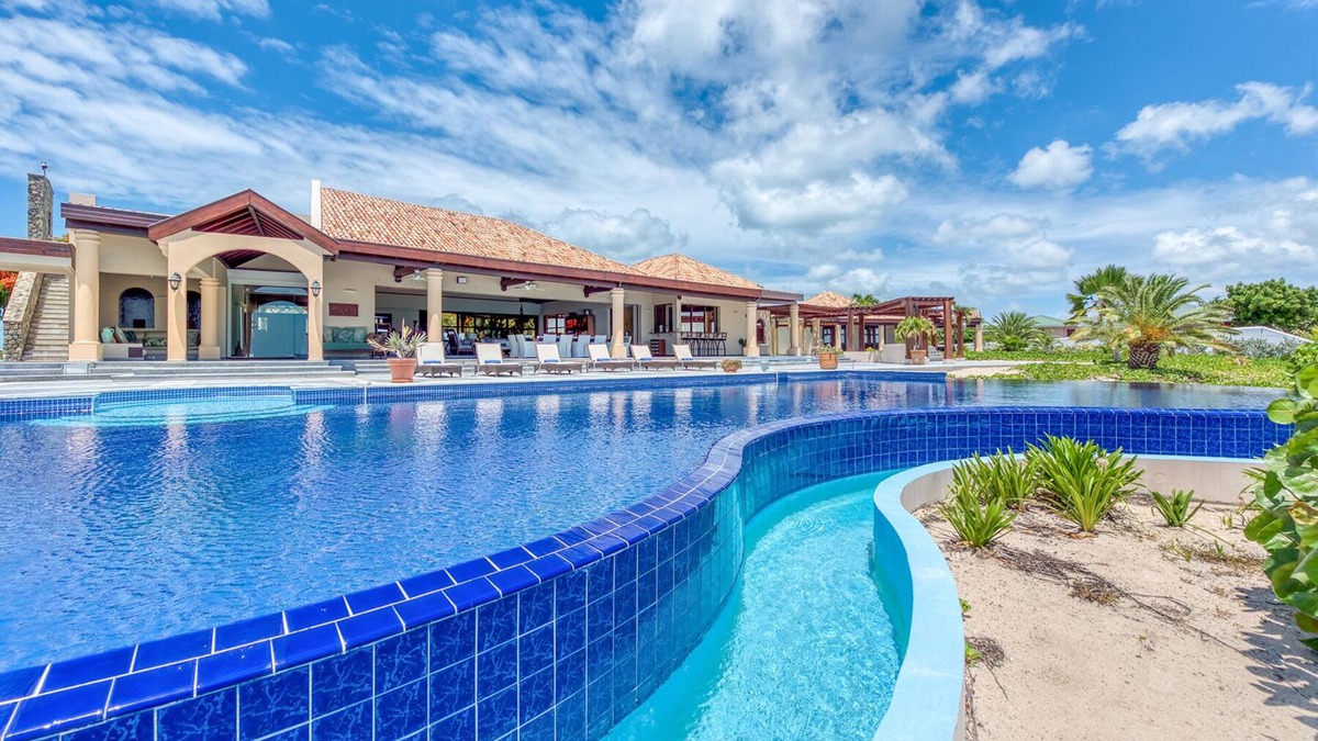Plum Bay Villa | Casa de la Playa - Beachfront luxury villa