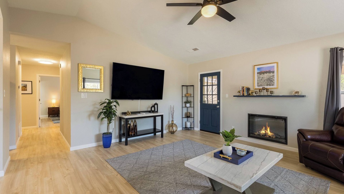 Albuquerque House | Casa De Los Globos/Luxury 2 Bedroom Home Walking Distance to Balloon Fiesta Park