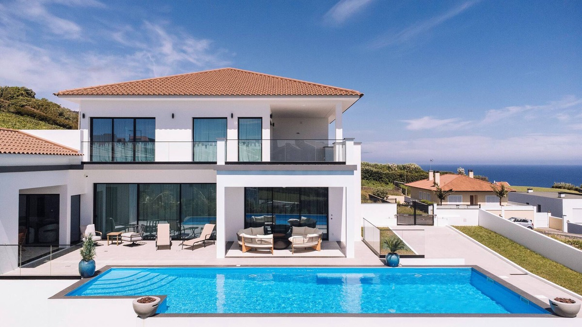 Ponta Garca House | Casa de Maddalone! Luxury Stay!