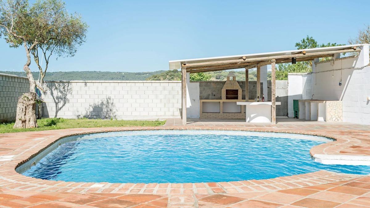 Barbate House | Casa de Piedra with magnificent 50 meter swimming pool.