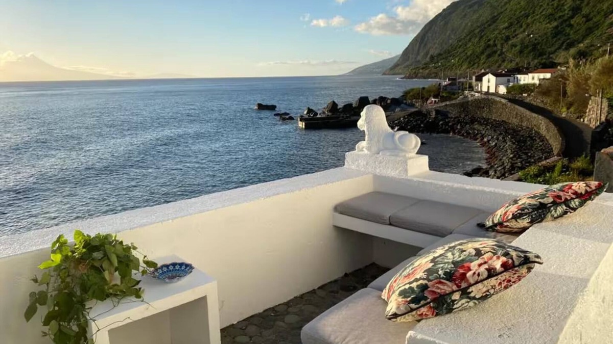 Santo Antao House | Casa de São João - Oceanfront 3BR/3BA Sunset View - Fajã de São João, São Jorge