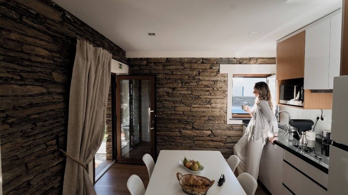 Bomfim House | Casa de Xisto - A cozy house surrounded by the vineyard terraces of the Douro.