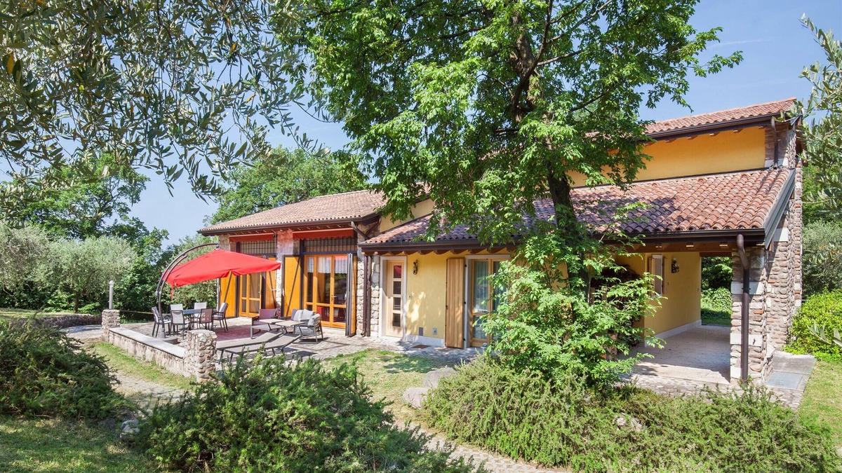 Affi Ski Chalet | Casa del Bosco for 8 People