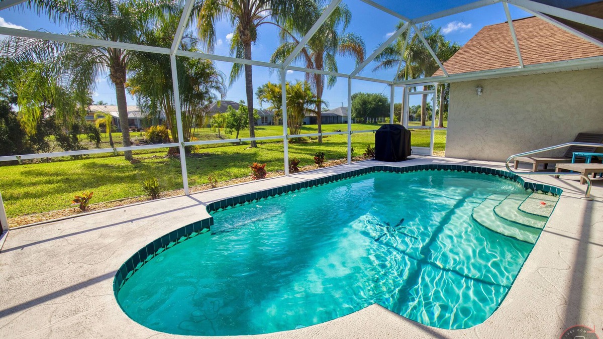 Broadmoor House | CASA DEL SOL-Heated pool. Bright, spacious, open floor plan