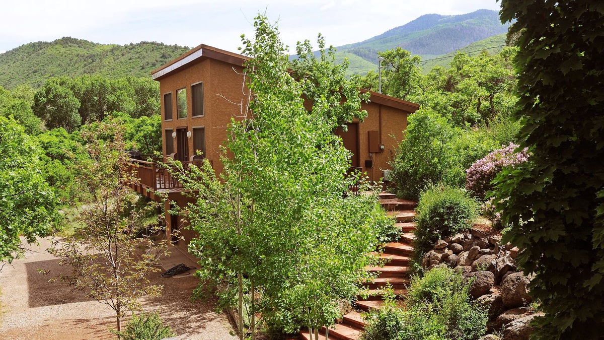 Glenwood Springs Apartment | Casa Del Sol - Serene surroundings with spectacular mountain views