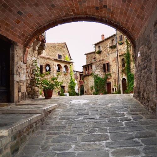 Montemerano House | Casa Delle Mura