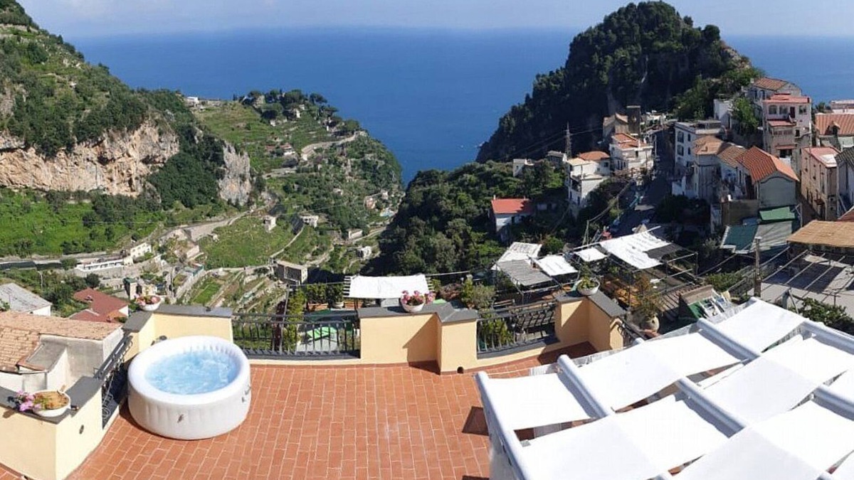 Pontone House | Casa Despina: A welcoming two-story independent house located in a characteristic village, with Free WI-FI.