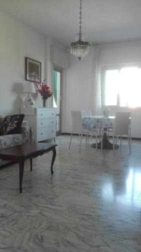 Albissola Marina Apartment | Casa di Alessio, 6 posti letto a 200 mt dal mare